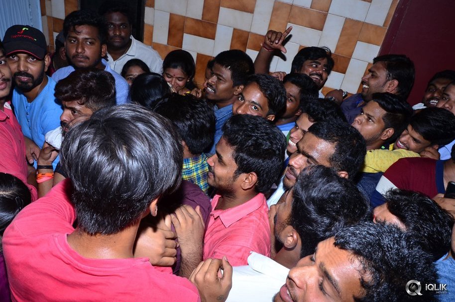 Baahubali-2-Hungama-at-RTC-X-Roads